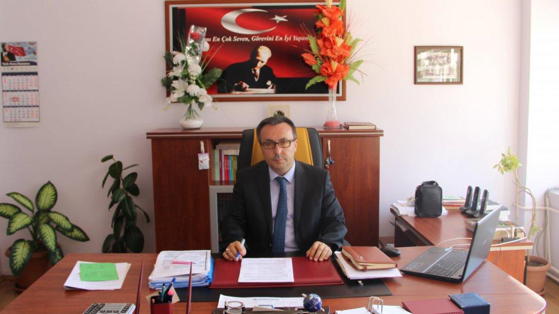 İlçe Milli Eğitim Müdürümüz Sayın Yılmaz CEYLAN, 29 Ekim Cumhuriyet Bayramı Dolayısıyla Kutlama Mesajı Yayımladı. 