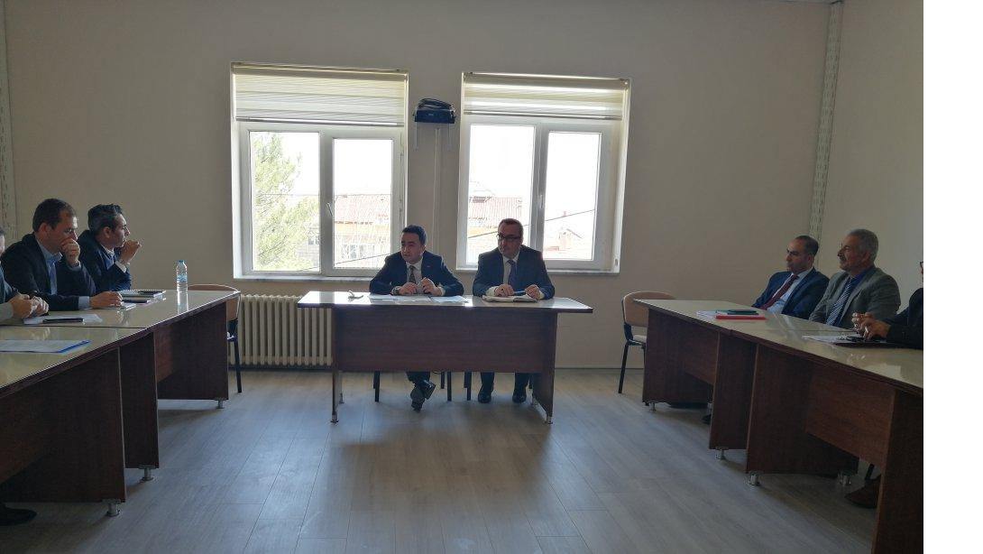İlçe Kaymakamımız Sayın Ahmet KAVANOZ Başkanlığında İlçe Okul Müdürleri Toplantısı Gerçekleştirildi