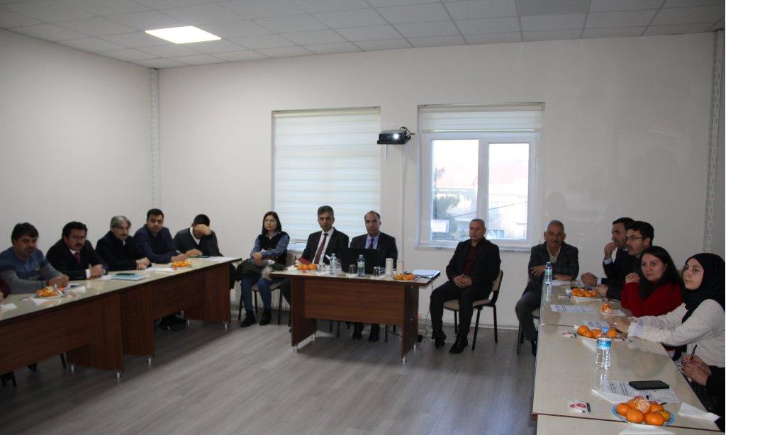 İlçe Milli Eğitim Müdürümüz sayın Resul ÇEVİK başkanlığında ilçemiz okul ve kurum müdürlerinin katılımı ile değerlendirme toplantısı yapıldı.