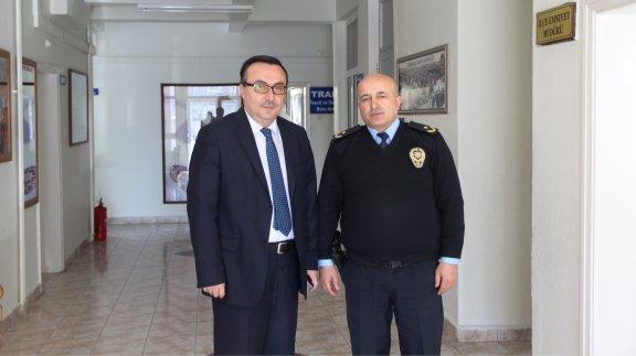 İlçe Milli Eğitim Müdürümüz Yılmaz CEYLAN, Gülşehir Emniyet Müdürü Mesut Bozbıyıkı makamında ziyaret etti.