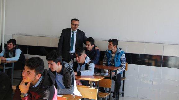 İlçe Milli Eğitim Müdürümüz Sayın Yılmaz CEYLAN Okul Ziyaretleri Kapsamında Şehit Ömer Halisdemir MTAL´yi Ziyaret Etti.