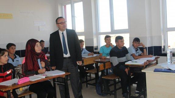 İlçe Milli Eğitim Müdürümüz Sayın Yılmaz CEYLAN Şehit Ömer Halisdemir Mesleki ve Teknik Anadolu Lisesini Ziyaret Etti.