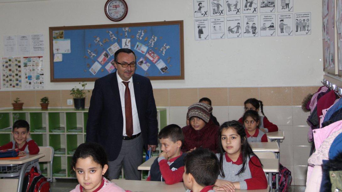 İlçe Milli Eğitim Müdürümüz Sayın Yılmaz CEYLAN Okul Ziyaretleri Kapsamında Atatürk İlkokulunu Ziyaret Etti.