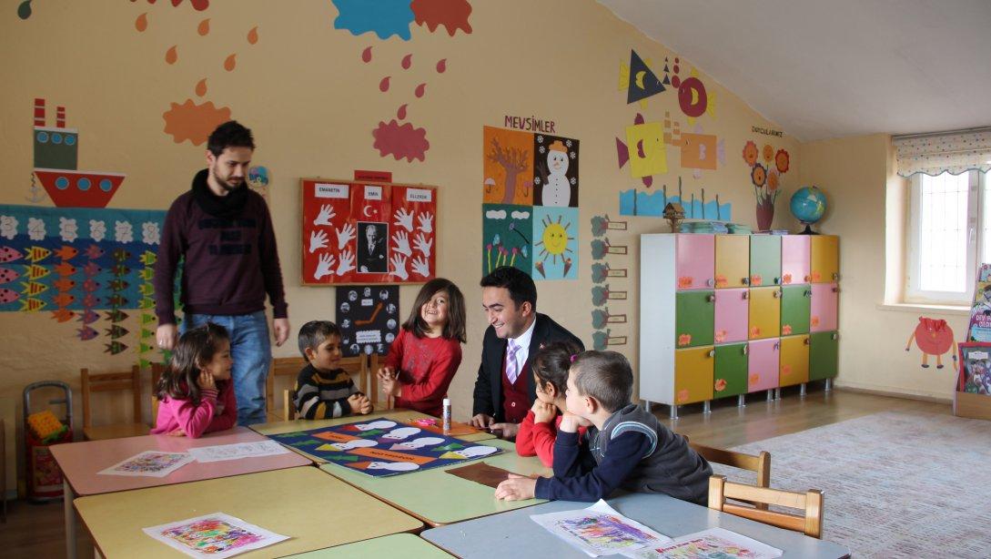 İlçe Kaymakamımız Sayın Ahmet KAVANOZ Yeşilöz İlkokulunu Ziyaret Etti.