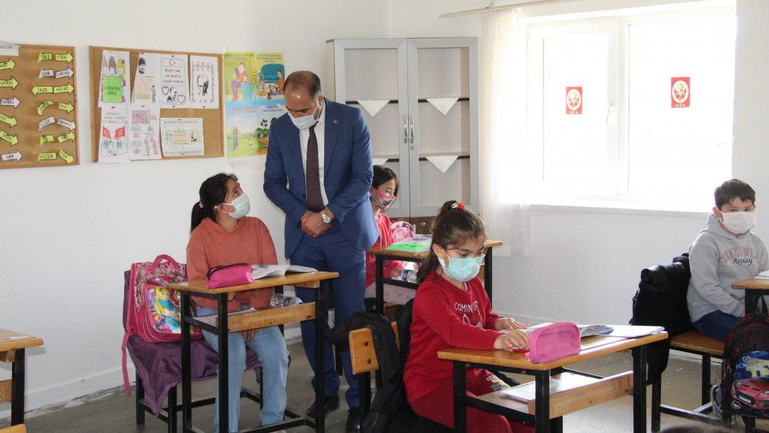 Müdürümüz Sayın Resul Çevik, Yakatarla İlkokulu'nu Ziyaret Etti.