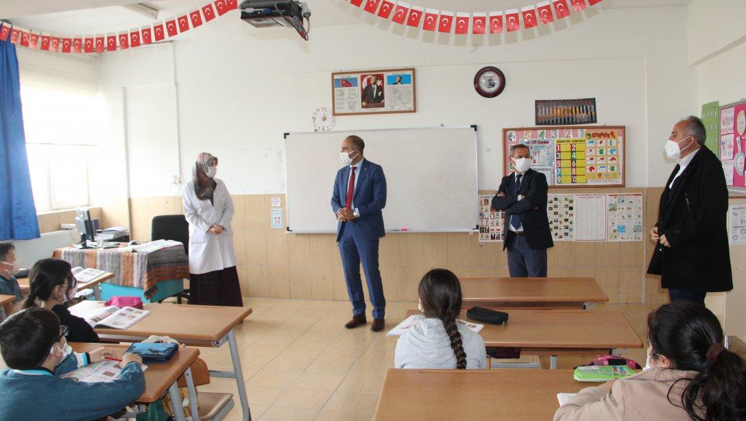 Müdürümüz Sayın Resul Çevik, Sevim-Erdoğan Öz İlkokulu'nu Ziyaret Etti.
