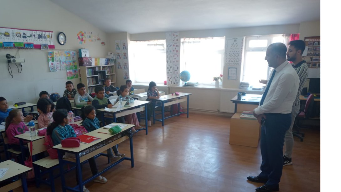 İlçe Milli Eğitim Müdürümüz sayın Resul ÇEVİK İlçemiz Kızılkaya ve Gökçetoprak İlkokulu'nu ziyaret etti.